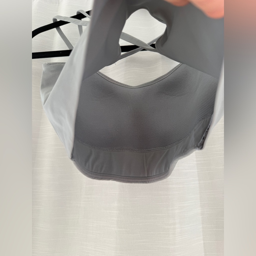 Lululemon Like a Cloud Longline Bra Light Support Gray | Size 6 - Picture 10 of 10